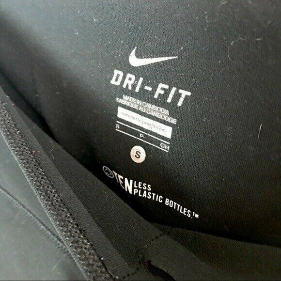 CLEARANCE Nike Women's Small Dri-Fit Capri Length Yoga Pants Black Red - Picture 3 of 8